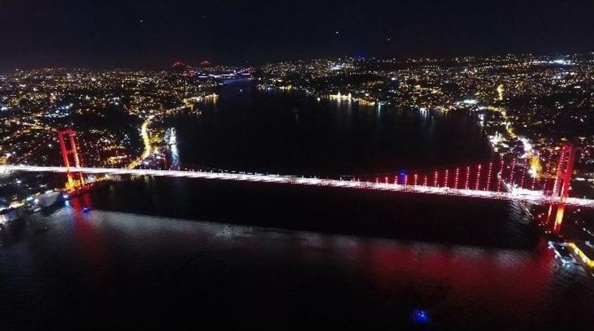 (&ouml;zel Haber) İstanbul&rsquo;un 3 İncisi Havadan Aynı Karede G&ouml;r&uuml;nt&uuml;lendi