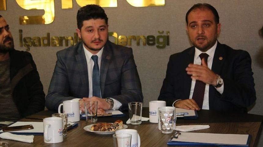 Ger&ccedil;ekleri Anlatmak İ&ccedil;in Sahalardalar