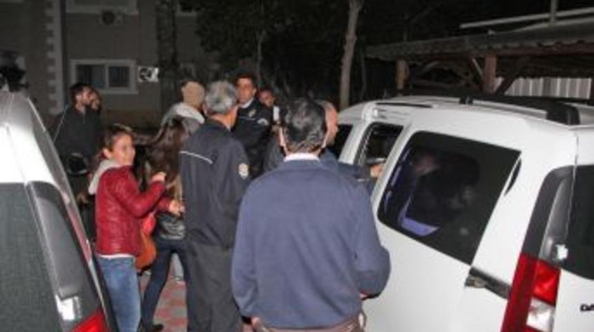 Antalya&rsquo;da &Ouml;ğrencilere Uyuşturucu Temin Eden 3 Kişi Tutuklandı