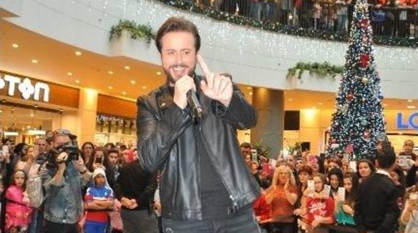 Gen&ccedil; Pop&ccedil;u İzmir&rsquo;i Salladı