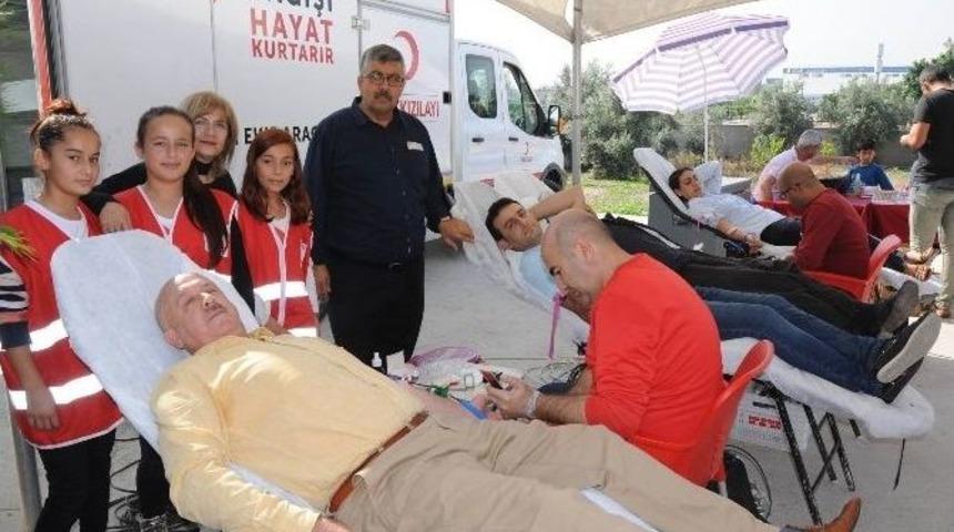 Erdemli&rsquo;deki Yardımcılar Ortaokulu&rsquo;nda Kan Bağışı