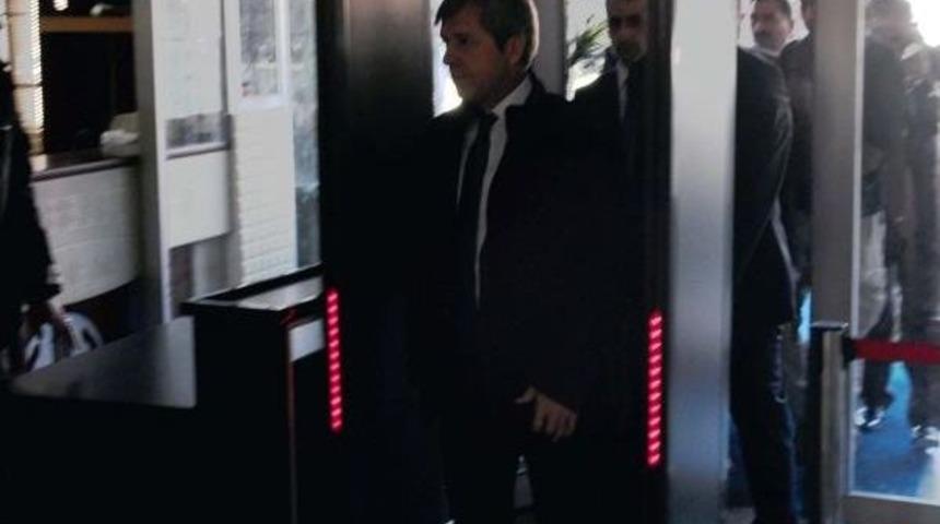 Bitlis Valisi &Ccedil;ınar, Belediyede Başkanlık Koltuğuna Otordu