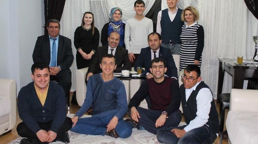 (&ouml;zel Haber) Umut Evlerinde Yetişen Gen&ccedil; Memur Oldu