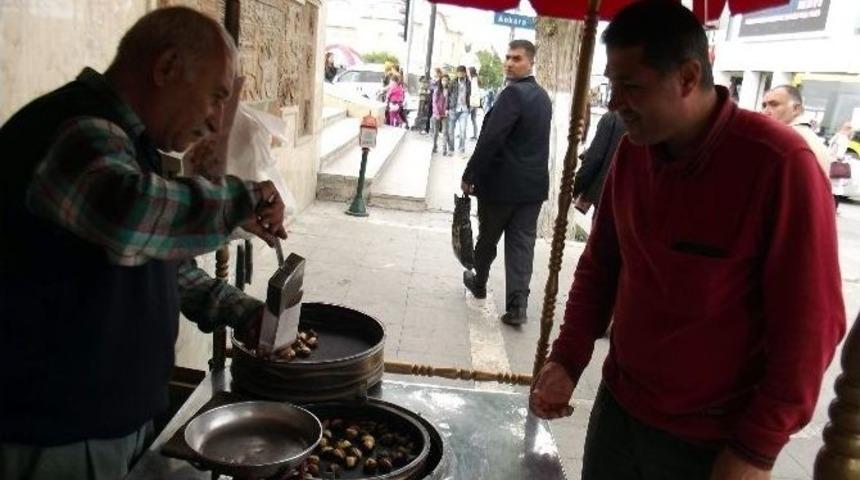 Kışın Vazge&ccedil;ilmezi Kestane Tezgaha İndi