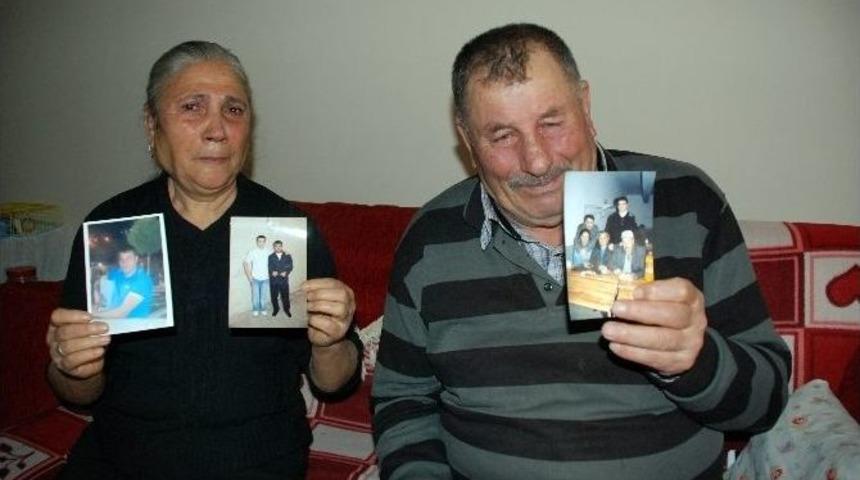 G&ouml;z&uuml; Yaşlı Anne 357 G&uuml;nd&uuml;r Pencere &Ouml;n&uuml;nde Oğlunun D&ouml;nmesini Bekliyor