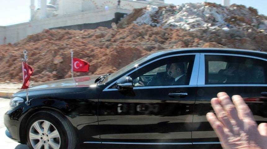 Cumhurbaşkanı Erdoğan &Ccedil;amlıca Camii&rsquo;nde İncelemelerde Bulunuyor