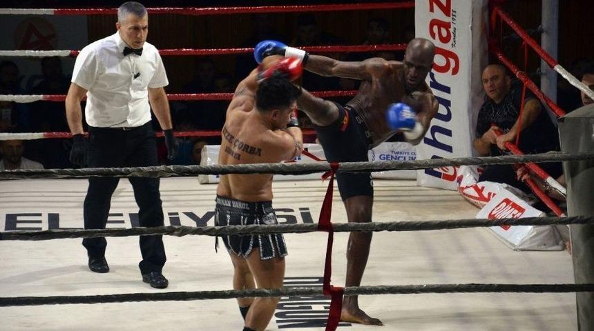 Tokat&rsquo;ta Yumruklar Konuştu