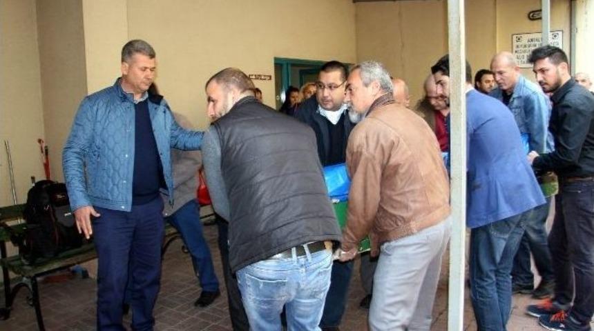 Takla Atan Otomobil Kazasında Hayatını Kaybeden Gencin Cenazesi Yakınlarına Teslim Edildi