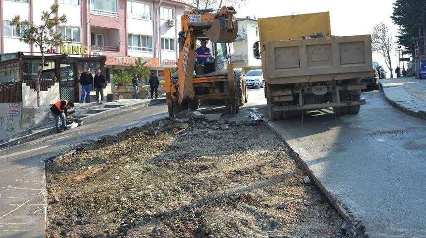 B&uuml;y&uuml;kşehir&rsquo;den Yıpranan Ve Bozulan Asfalta Bakım
