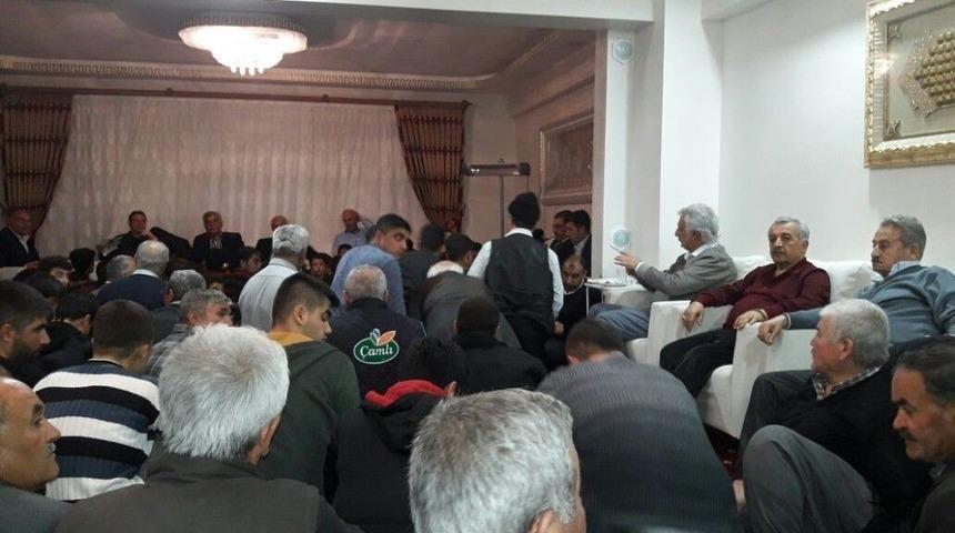 Ak&ccedil;adağ&rsquo;da Referandum Bilgilendirme Toplantısı D&uuml;zenlendi