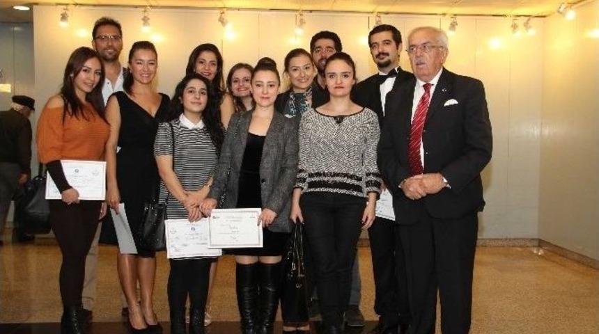 B&uuml;y&uuml;kşehir Konservatuarı&rsquo;nda Mezuniyet Heyecanı