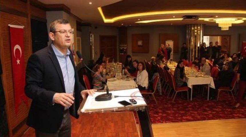 Chpli &Ouml;zel: Sendikal &Ouml;rg&uuml;tlenmenin &Ouml;n&uuml;ndeki En B&uuml;y&uuml;k Engel Başkanlık Sistemi