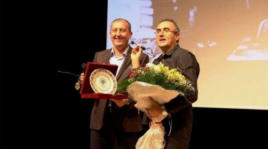 Sunay Akın Biga&rsquo;da Sahne Aldı