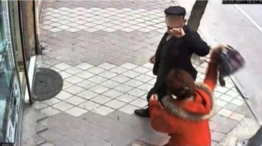 Tacizciyi &Ccedil;ocuğunun Beslenme &Ccedil;antasıyla Kovaladı