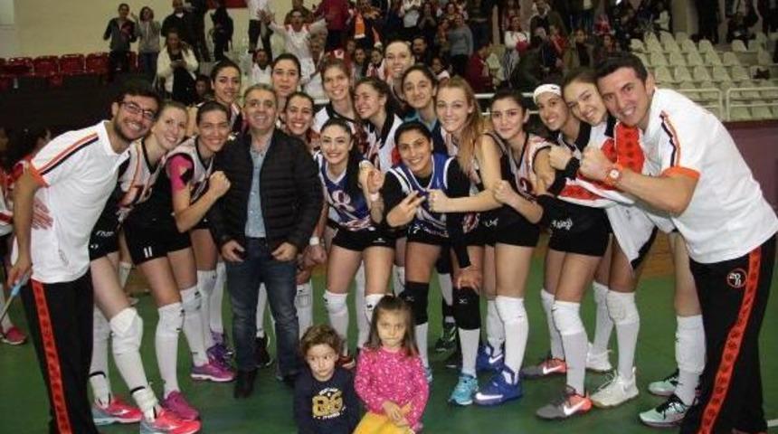 İzmir Rota Koleji'ne Alkış