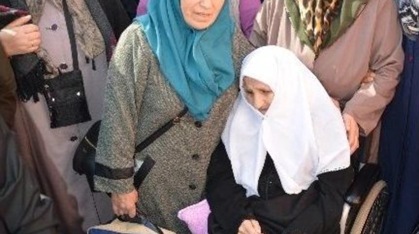 Niksar&rsquo;da 38 Kişilik Umre Kafilesi Kutsal Topraklara Uğurlandı