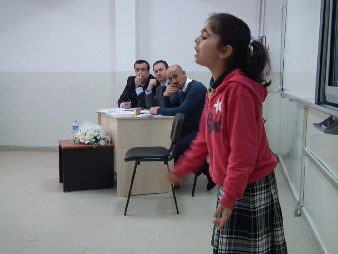 İstiklal Marşı&rsquo;nı En G&uuml;zel Okumak İ&ccedil;in Yarıştılar