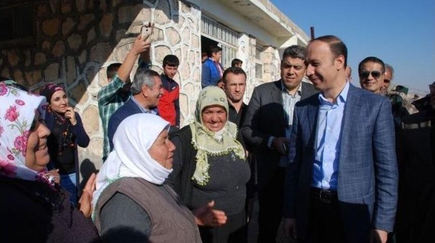 Vali Abdullah Erin Ve Protokol &Uuml;yeleri K&ouml;yl&uuml;lerle Bir Araya Geldi