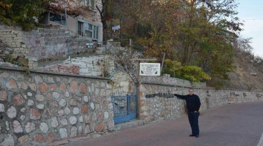 Engellilerin Kendi Dernek Binalarına Gitmeleri Imkansız