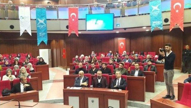 Belsa’daki Konferansa Yazar Dilipak Katıldı