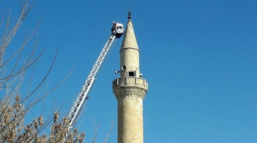 Depremde Hasar G&ouml;ren Cami Minarelerine M&uuml;dahale