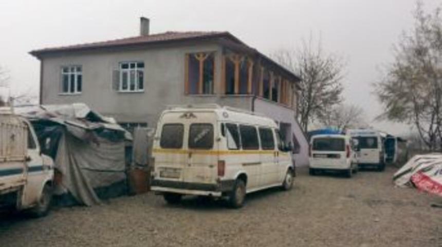 Amca &Ccedil;ocukları Arasında &Ccedil;ıkan Kavgada Kan Aktı: 1 &Ouml;l&uuml;, 1 Yaralı