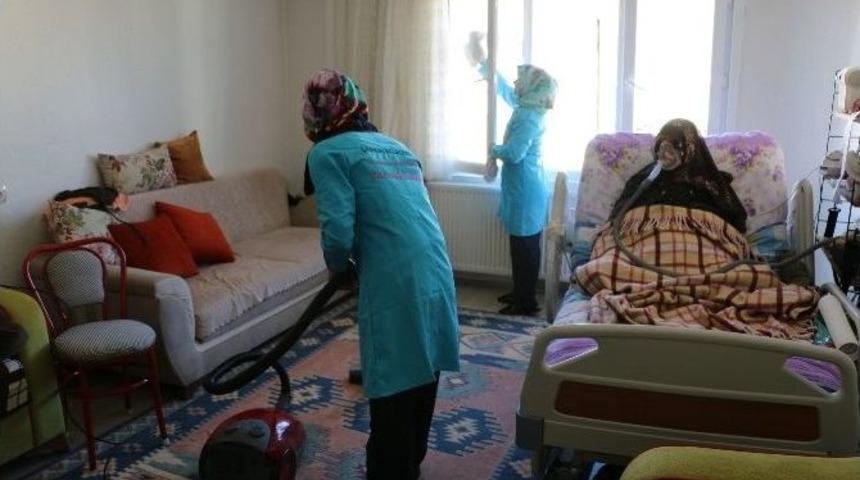 &Ccedil;ankırı&rsquo;da Evde Temizlik Hizmeti Y&uuml;z G&uuml;ld&uuml;r&uuml;yor