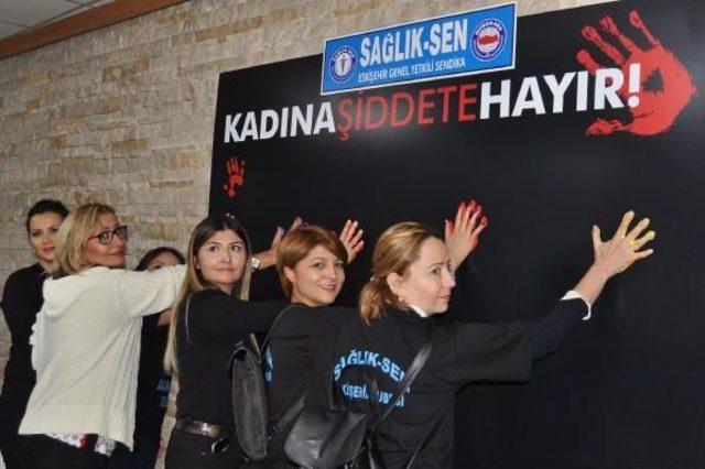 Kadına Yönelik Şiddete Boyalı Protesto