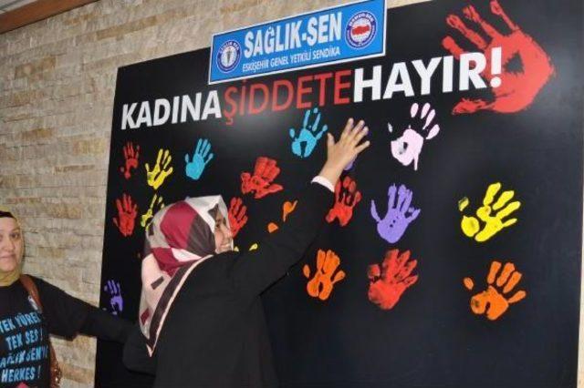 Kadına Yönelik Şiddete Boyalı Protesto