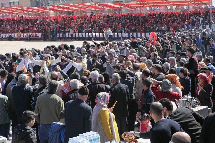 Bayraklı’da Deve Güreşleri Coşkusu G5