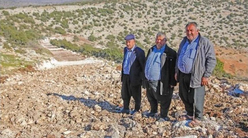 Şehitkamil Belediyesi Karasakal&rsquo;da Arazi Yolu Sorununu &Ccedil;&ouml;z&uuml;yor