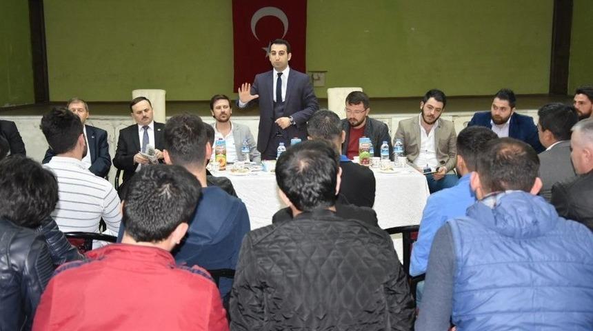 &lsquo;gen&ccedil; K&uuml;rs&uuml;&rsquo;de Yeni Anayasayı Anlattılar