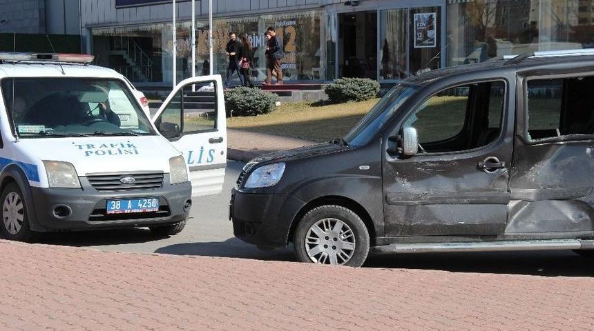 Kayseri&rsquo;de Trafik Kazası: 1 Yaralı