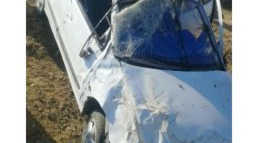 Takla Atan Otomobildeki 2 Kişi Yaralandı