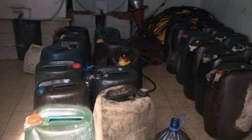 Hakkari&rsquo;de 2 Bin 600 Litre Ka&ccedil;ak Akaryakıt Ele Ge&ccedil;irildi