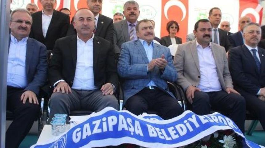 &Ccedil;avuşoğlu: Onların Demokrasi Ve Insan Haklarında Ikiy&uuml;zl&uuml;l&uuml;ğ&uuml;n&uuml; Suratlarına Vururuz