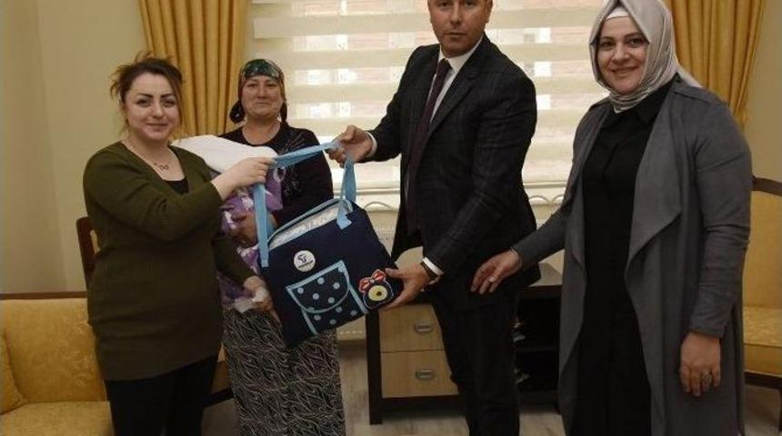 Tekkek&ouml;y&rsquo;den Yeni Doğan Bebeklere &lsquo;hoş Geldin Bebek Seti&rsquo;