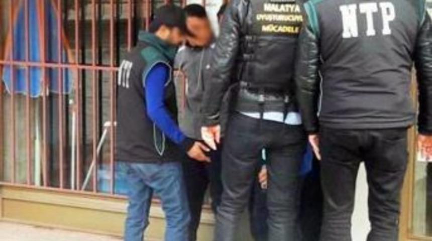 Polis Uyuşturucu Tacirlerine G&ouml;z A&ccedil;tırmıyor