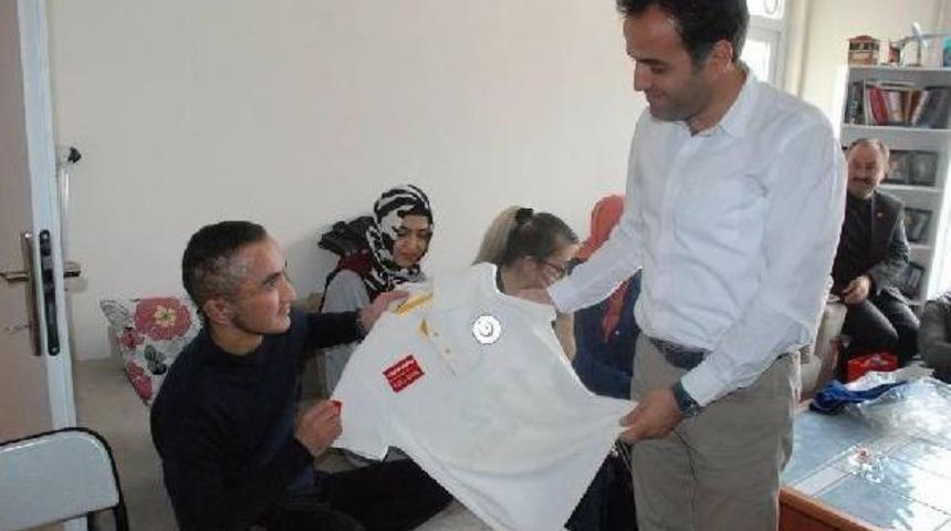 Ter&ouml;r Saldırısında Bacağını Kaybeden Gaziye Moral Ziyareti