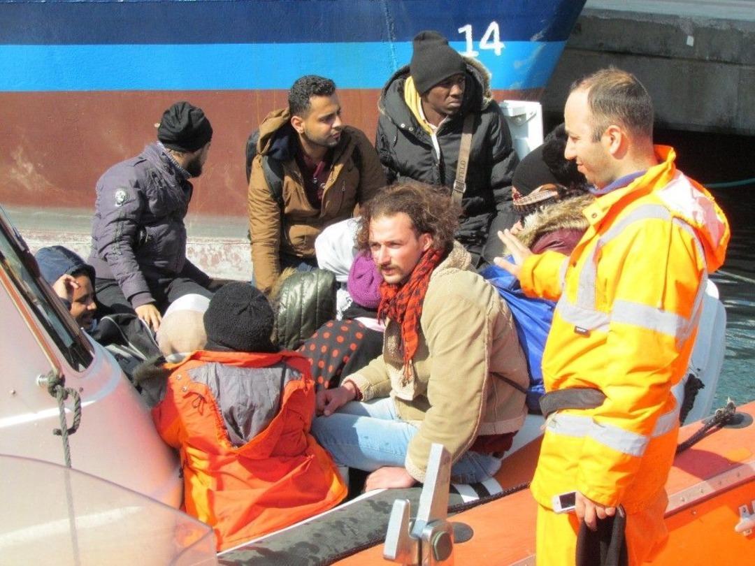 &Ccedil;eşme&rsquo;de 130 Sığınmacı Yakalandı