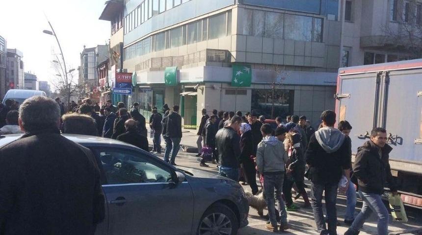 Erzurum&rsquo;da G&uuml;peg&uuml;nd&uuml;z Banka Soygunu Girişimi
