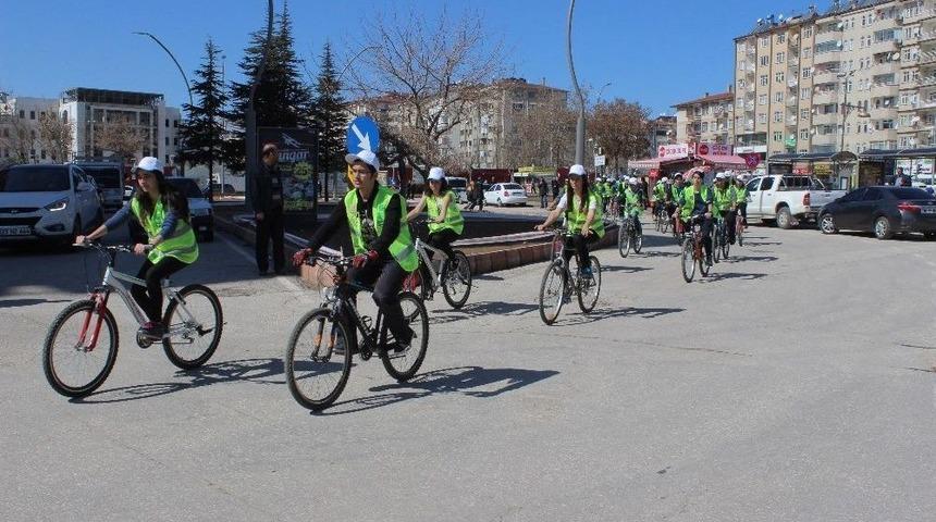 Elazığlılar Sağlıklı Yaşam İ&ccedil;in Pedal &Ccedil;evirdiler