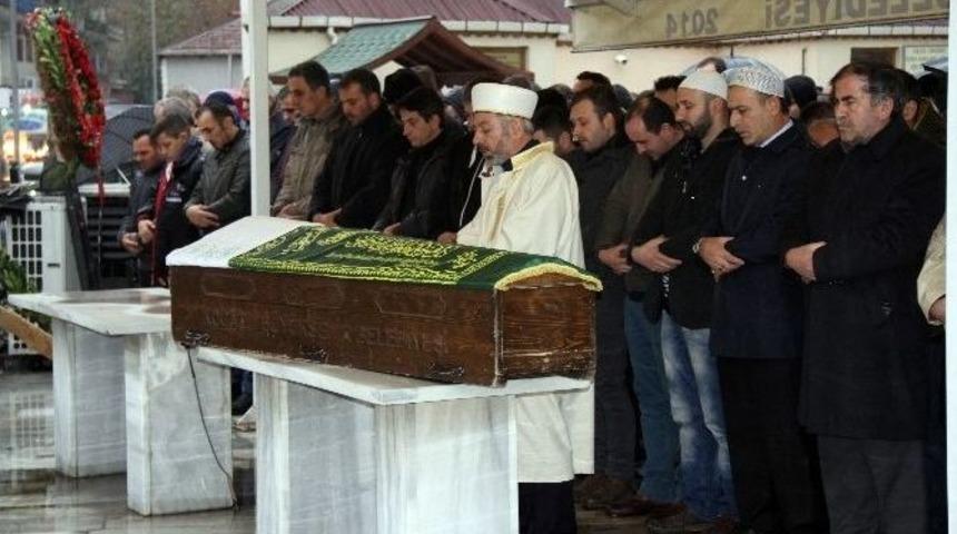 Kendi &Ouml;l&uuml;m&uuml;n&uuml; Kaydeden Motor Tutkunu Toprağa Verildi