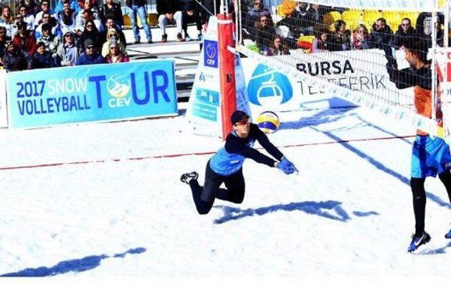 Kar Voleybolunda Türkiye Gümüş Ve Bronz Madalya Aldı