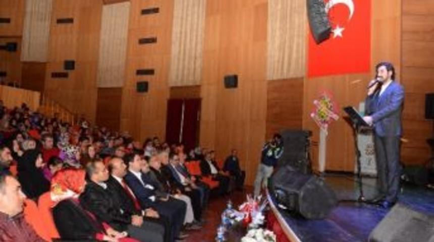 Aksaray&rsquo;da &ldquo;serdar Tuncer&rsquo;le Şiir Dinletisi&rdquo;ne Yoğun İlgi