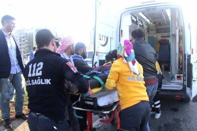 Şanlıurfa'da Öğrenci Servisi Devrildi: Yaralılar Var (2)