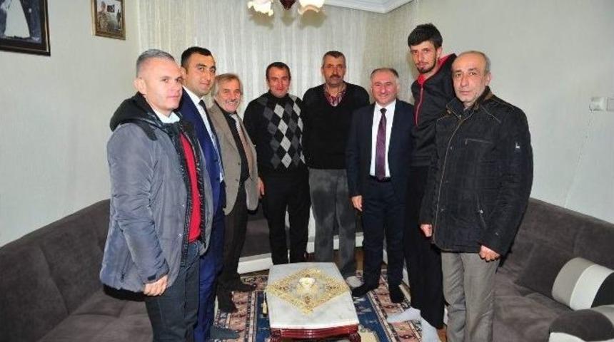 &Ccedil;ağlayan&rsquo;dan Yaralı Gaziye Ziyaret