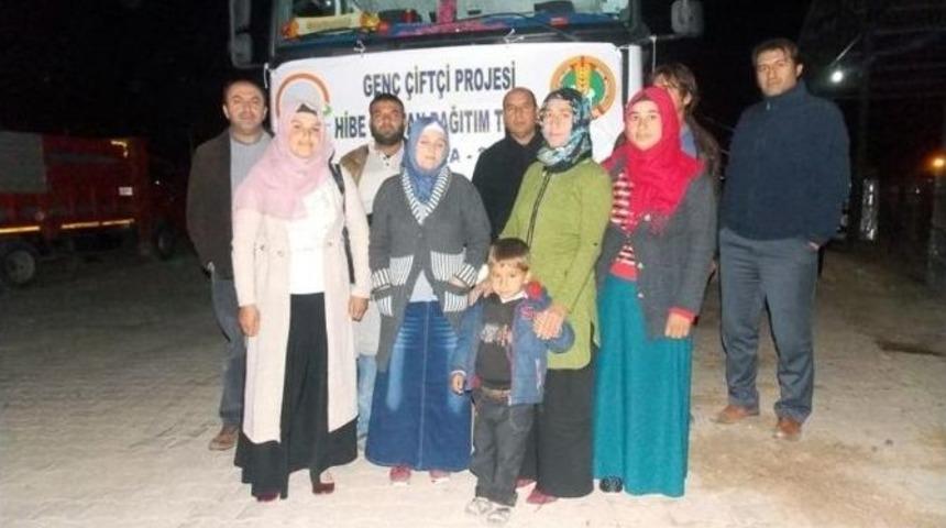 Gen&ccedil; &Ccedil;ift&ccedil;ilere Hayvanları Teslim Edildi