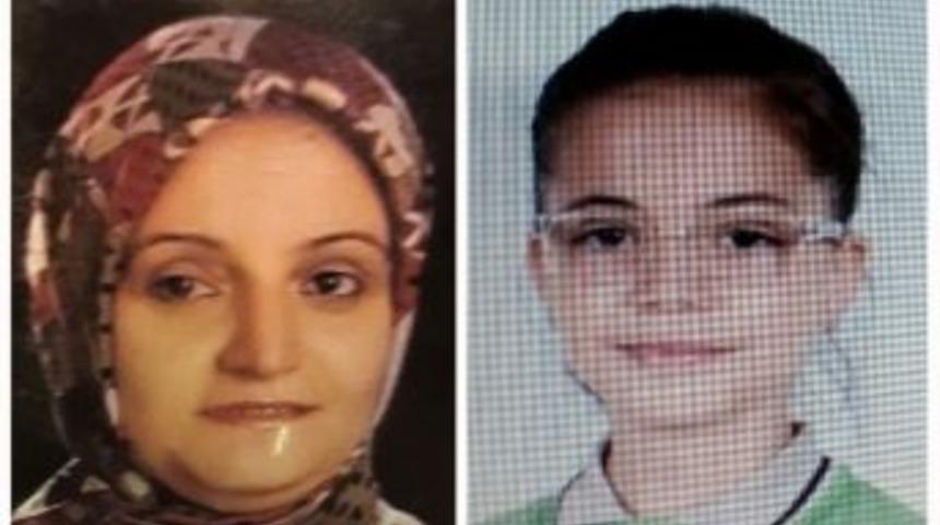 Trafik Kazasında Hayatını Kaybeden Anne Ve Kızı Son Yolculuğuna Uğurlandı