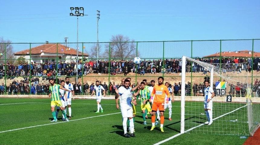 Yeşilyurt Belediyespor Şampiyonluğa G&ouml;z Kırptı